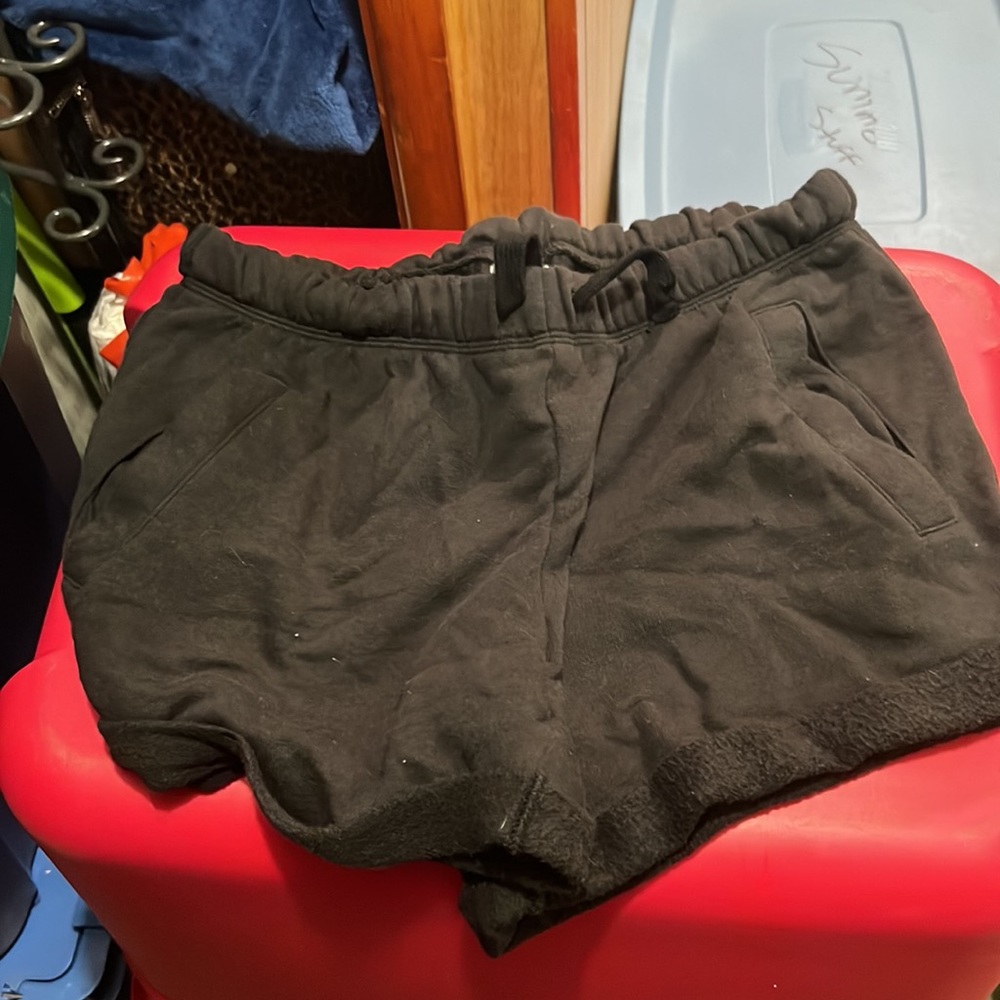 Pink sweat shorts - Picture 2 of 3